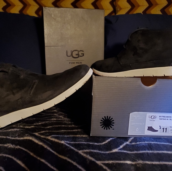 UGG Mens black suede main image 6